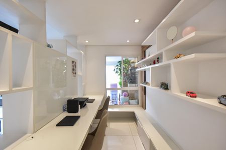 Apartamento à venda com 200m², 3 quartos e 3 vagasEscritório