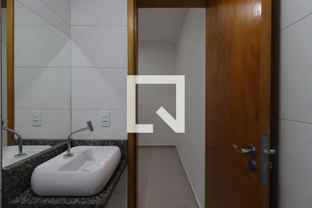 Banheiro de kitnet/studio para alugar com 1 quarto, 16m² em Vila Sao Pedro, Santo André