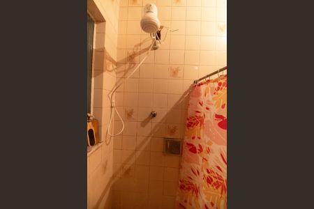 Casa à venda com 180m², 2 quartos e 2 vagas Casa à venda com 180m², 2 quartos e 2 vagasBanheiro Social