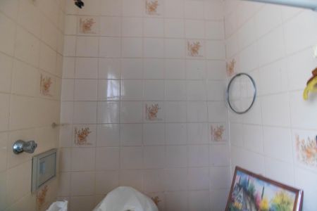 Casa à venda com 180m², 2 quartos e 2 vagas Casa à venda com 180m², 2 quartos e 2 vagasBanheiro da Suíte