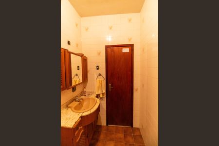 Casa à venda com 180m², 2 quartos e 2 vagas Casa à venda com 180m², 2 quartos e 2 vagasBanheiro Social