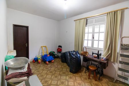 Casa à venda com 180m², 2 quartos e 2 vagas Casa à venda com 180m², 2 quartos e 2 vagasSuíte