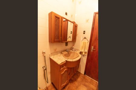 Casa à venda com 180m², 2 quartos e 2 vagas Casa à venda com 180m², 2 quartos e 2 vagasBanheiro Social