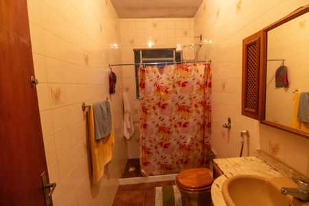 Casa à venda com 180m², 2 quartos e 2 vagas Casa à venda com 180m², 2 quartos e 2 vagasBanheiro Social