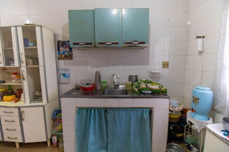 Casa à venda com 180m², 2 quartos e 2 vagas Casa à venda com 180m², 2 quartos e 2 vagasCozinha