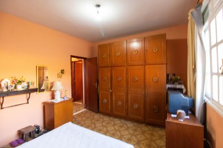 Casa à venda com 180m², 2 quartos e 2 vagas Casa à venda com 180m², 2 quartos e 2 vagasQuarto 1