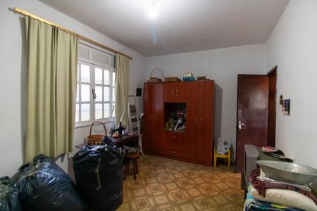 Casa à venda com 180m², 2 quartos e 2 vagas Casa à venda com 180m², 2 quartos e 2 vagasSuíte