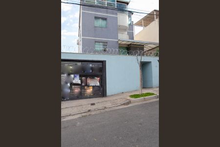 Apartamento à venda com 65m², 3 quartos e 2 vagas Apartamento à venda com 65m², 3 quartos e 2 vagasFachada