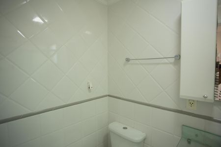 Apartamento à venda com 60m², 2 quartos e 2 vagas Apartamento à venda com 60m², 2 quartos e 2 vagasBanheiro da Suíte