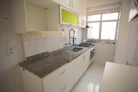 Apartamento à venda com 60m², 2 quartos e 2 vagas Apartamento à venda com 60m², 2 quartos e 2 vagasCozinha