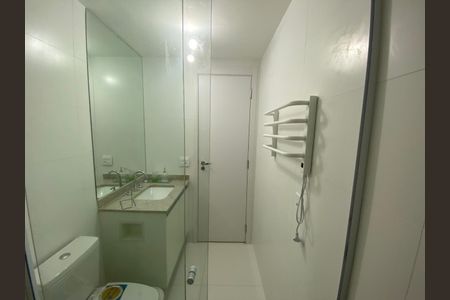 Studio para alugar com 25m², 1 quarto e sem vaga Studio para alugar com 25m², 1 quarto e sem vagaBanheiro