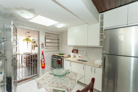 Casa à venda com 160m², 5 quartos e 4 vagasEdícula - Cozinha