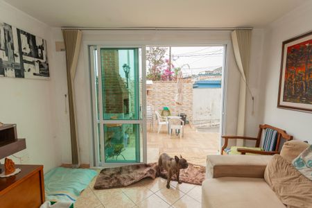 Casa à venda com 160m², 5 quartos e 4 vagasSala