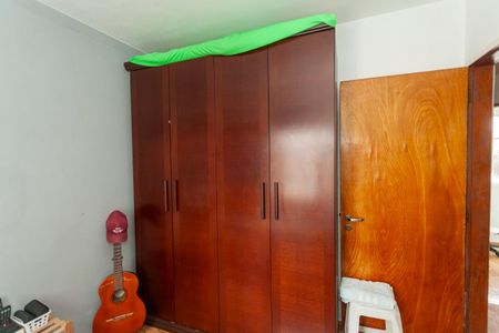 Casa à venda com 160m², 5 quartos e 4 vagasQuarto 2