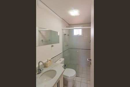 Banheiro da Suíte de apartamento para alugar com 3 quartos, 76m² em Jardim São Vicente, Campinas