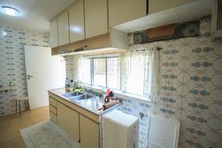 Casa à venda com 385m², 4 quartos e 7 vagasCozinha