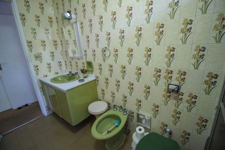 Casa à venda com 385m², 4 quartos e 7 vagasBanheiro Suíte