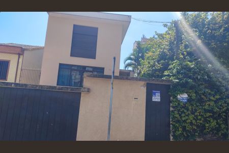 Casa à venda com 385m², 4 quartos e 7 vagasFachada 