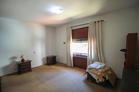 Casa à venda com 385m², 4 quartos e 7 vagasSuíte