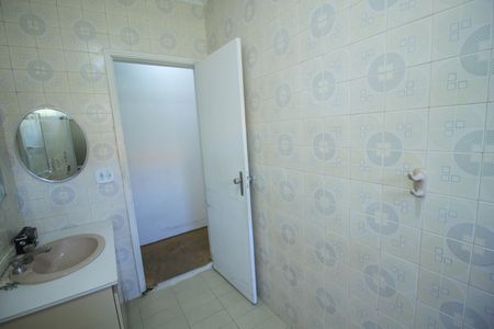 Casa à venda com 385m², 4 quartos e 7 vagasBanheiro Social