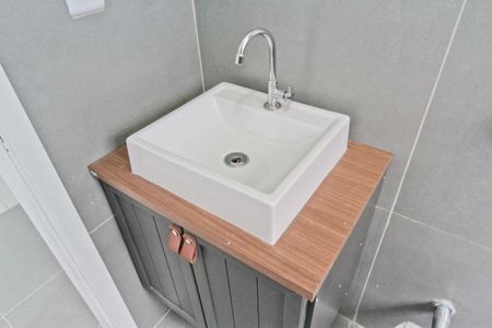 Casa à venda com 130m², 2 quartos e 2 vagasBanheiro Social