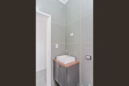 Casa à venda com 130m², 2 quartos e 2 vagasBanheiro Social