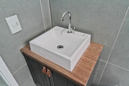 Casa à venda com 130m², 2 quartos e 2 vagasBanheiro da Suíte