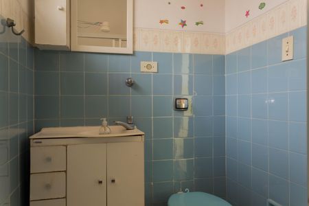 Casa à venda com 71m², 2 quartos e 2 vagasBanheiro