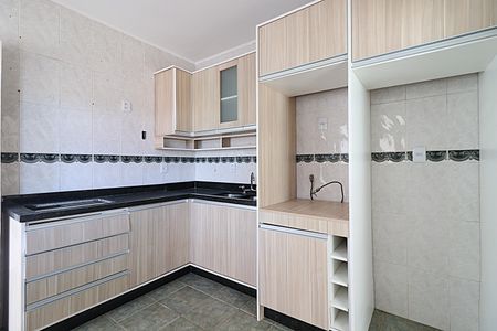 Casa à venda com 370m², 4 quartos e 2 vagasCozinha - Armários