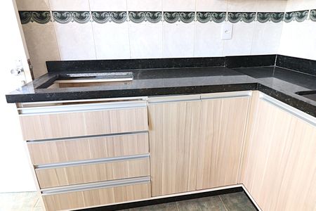 Casa à venda com 370m², 4 quartos e 2 vagasCozinha 