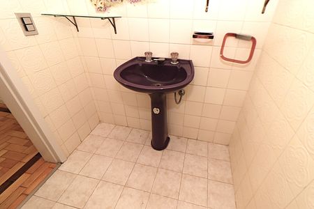 Casa à venda com 370m², 4 quartos e 2 vagasLavabo