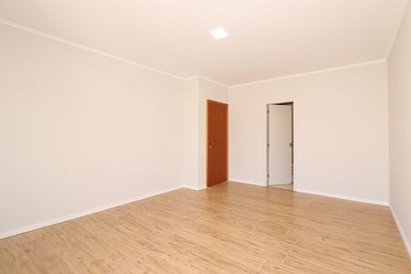 Casa à venda com 370m², 4 quartos e 2 vagasSuíte