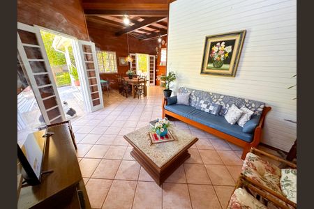 Sala de TV de casa para alugar com 3 quartos, 220m² em Ingleses do Rio Vermelho, Florianópolis