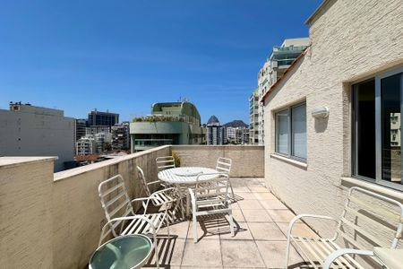 Apartamento à venda com 240m², 4 quartos e 2 vagasÁrea externa