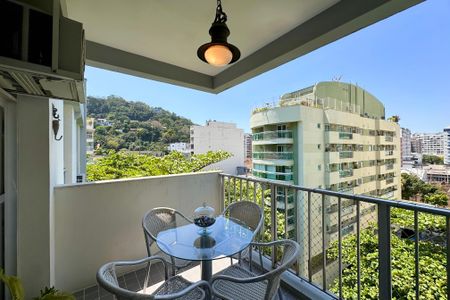 Apartamento à venda com 240m², 4 quartos e 2 vagasVaranda