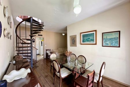 Apartamento à venda com 240m², 4 quartos e 2 vagasSala