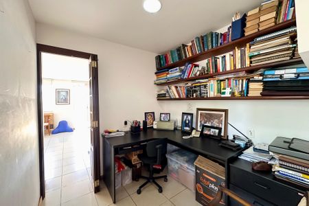 Apartamento à venda com 240m², 4 quartos e 2 vagasSuíte 2