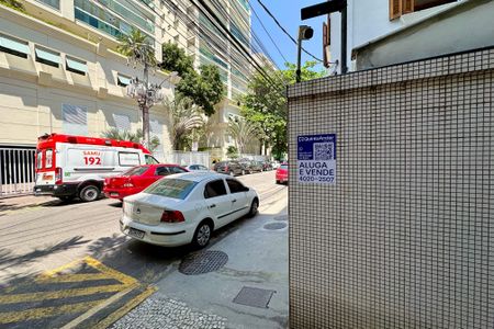 Apartamento à venda com 240m², 4 quartos e 2 vagasPlaquinha instalada
