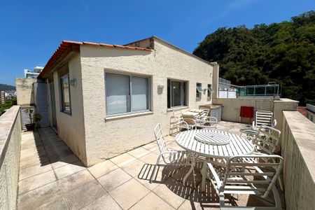 Apartamento à venda com 240m², 4 quartos e 2 vagasÁrea externa