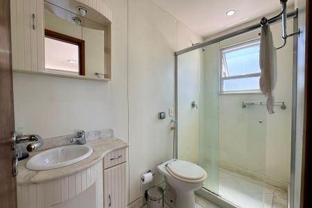 Apartamento à venda com 240m², 4 quartos e 2 vagasBanheiro 1