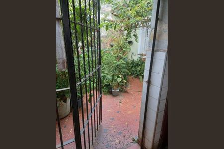 Casa à venda com 3 quartos, 260m² em Jardim Maria Estela, São Paulo