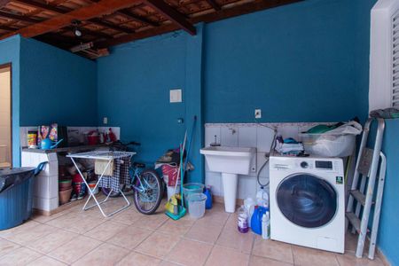 Casa à venda com 180m², 3 quartos e 1 vagaÁrea de Serviço