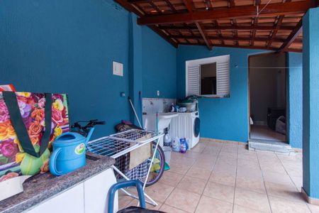 Casa à venda com 180m², 3 quartos e 1 vagaÁrea de Serviço