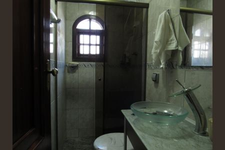 Casa para alugar com 300m², 3 quartos e 2 vagasBanheiro