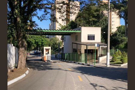 Fachada de apartamento para alugar com 2 quartos, 57m² em Vila Emir, São Paulo