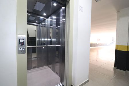 Apartamento à venda com 75m², 3 quartos e 2 vagasElevador