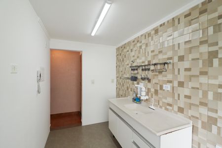 Apartamento à venda com 50m², 2 quartos e 1 vaga Apartamento à venda com 50m², 2 quartos e 1 vagaCozinha e Área de Serviço