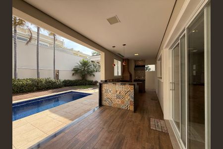 Casa à venda com 273m², 4 quartos e 4 vagas