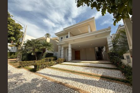 Casa à venda com 273m², 4 quartos e 4 vagas