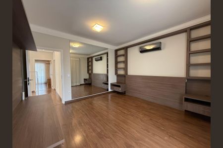 Casa à venda com 273m², 4 quartos e 4 vagas